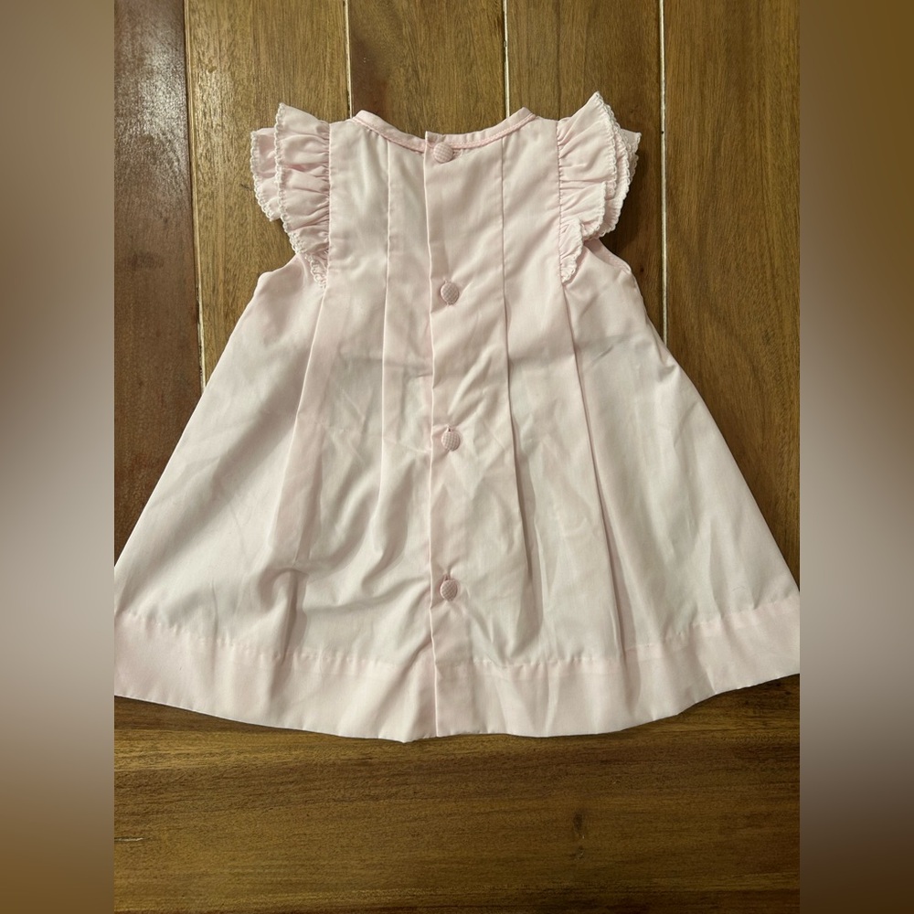 PA CLASSICS Soft Pink Pleated Flutter Sleeved‎ Dress . 6months. - Picture 6 of 8